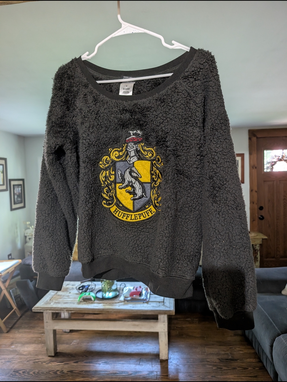 Hufflepuff Crest Black Sherpa Pullover Sweater And Shorts Set Halloween Costume.